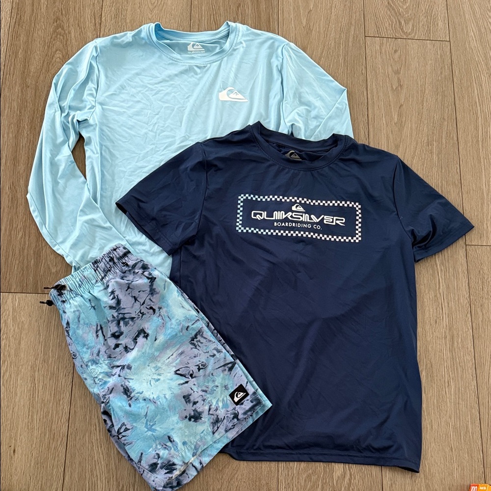 Quiksilver Navy and Light Blue Rashguard & Patterned Swim Shorts Set size large